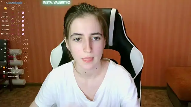 Stripchat sex cam Valeritiio