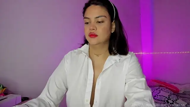 Stripchat sex cam Engie__